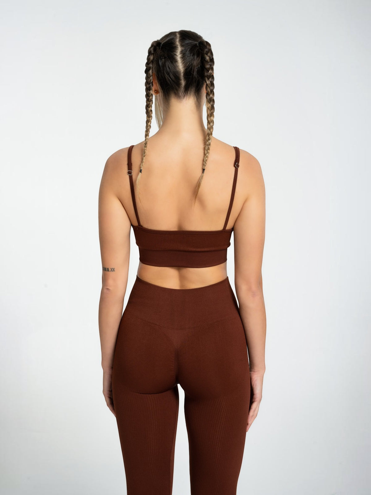 W-Flow Seamless V-Neck Adjustable Strap Ribbed 2-Piece Workout Set (Bra & Leggings)