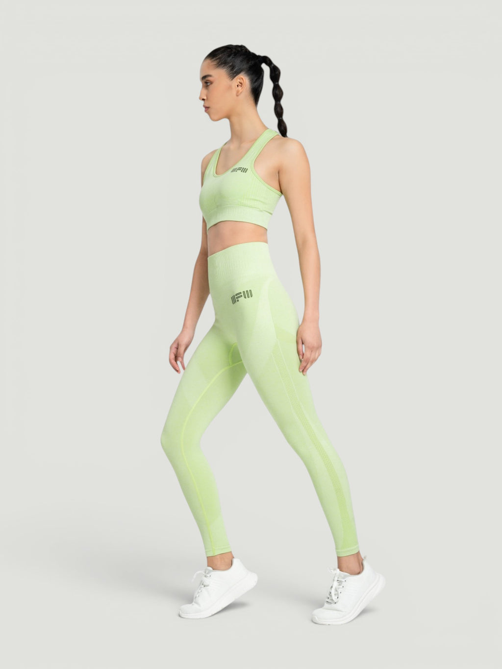 W-Aura Seamless Push-Up Sports Bra