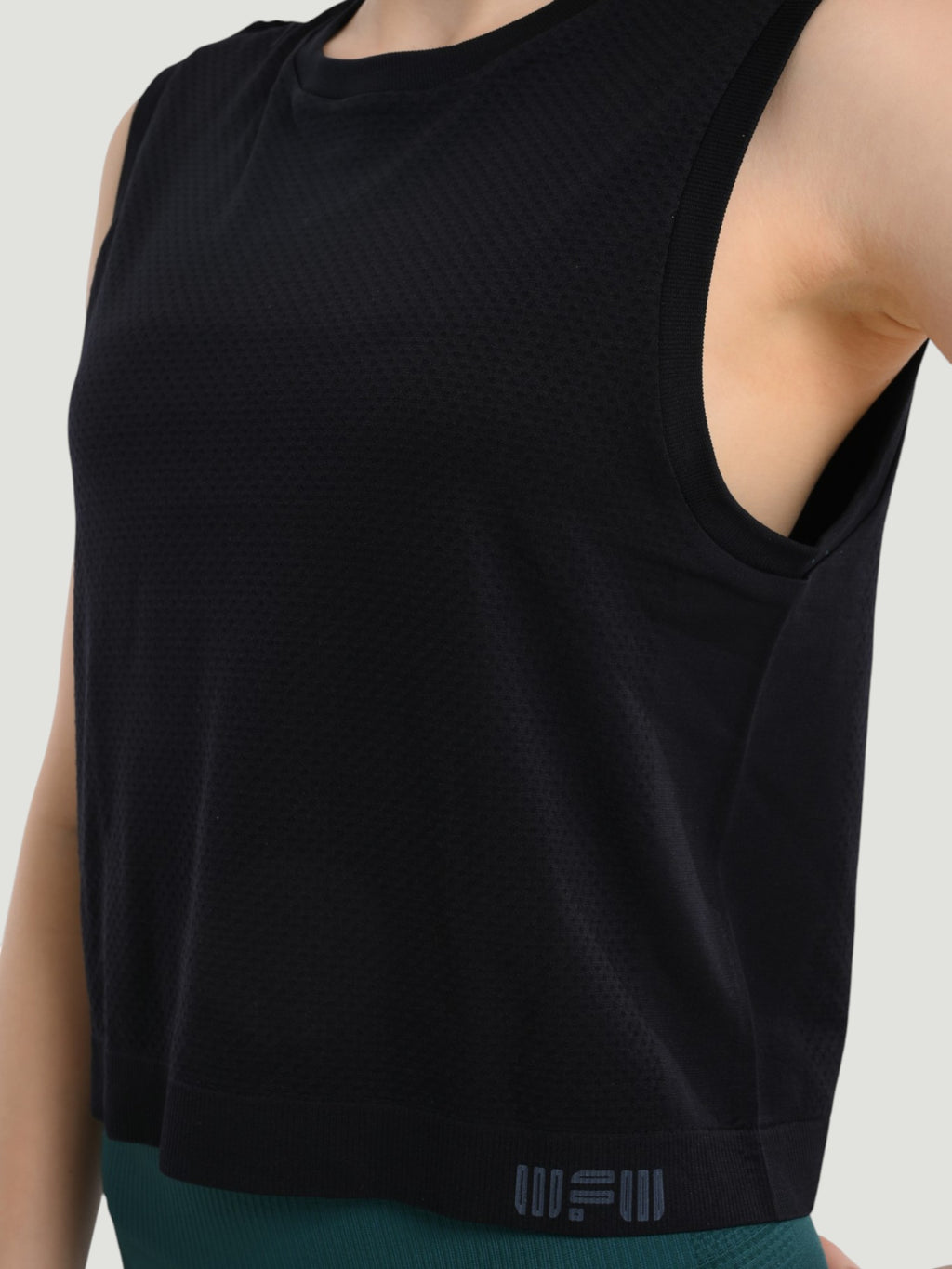 W-Air Seamless Sleeveless Crop T-Shirt