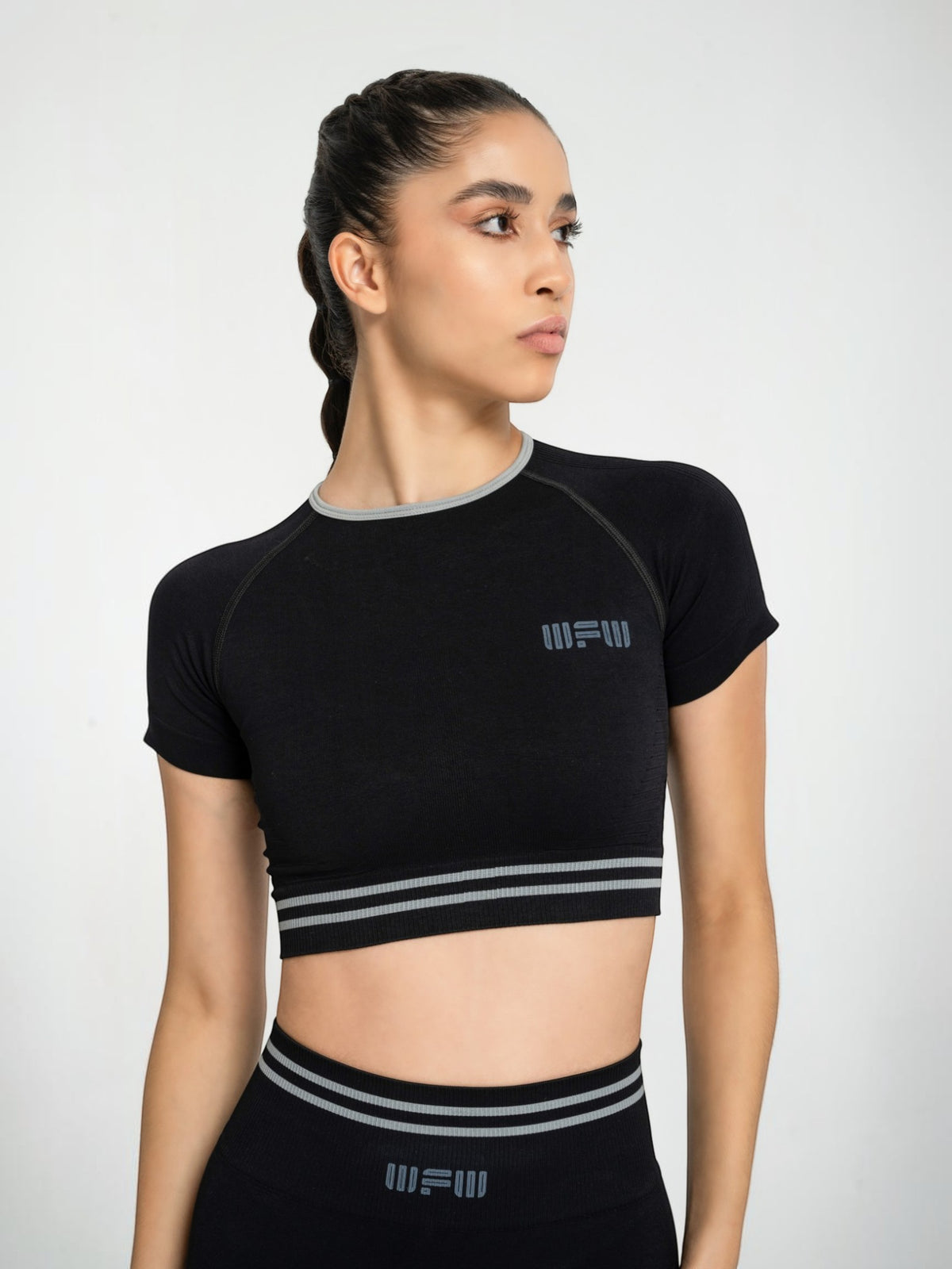 W-Circle Seamless Push-Up Striped Short Sleeve Crop Top