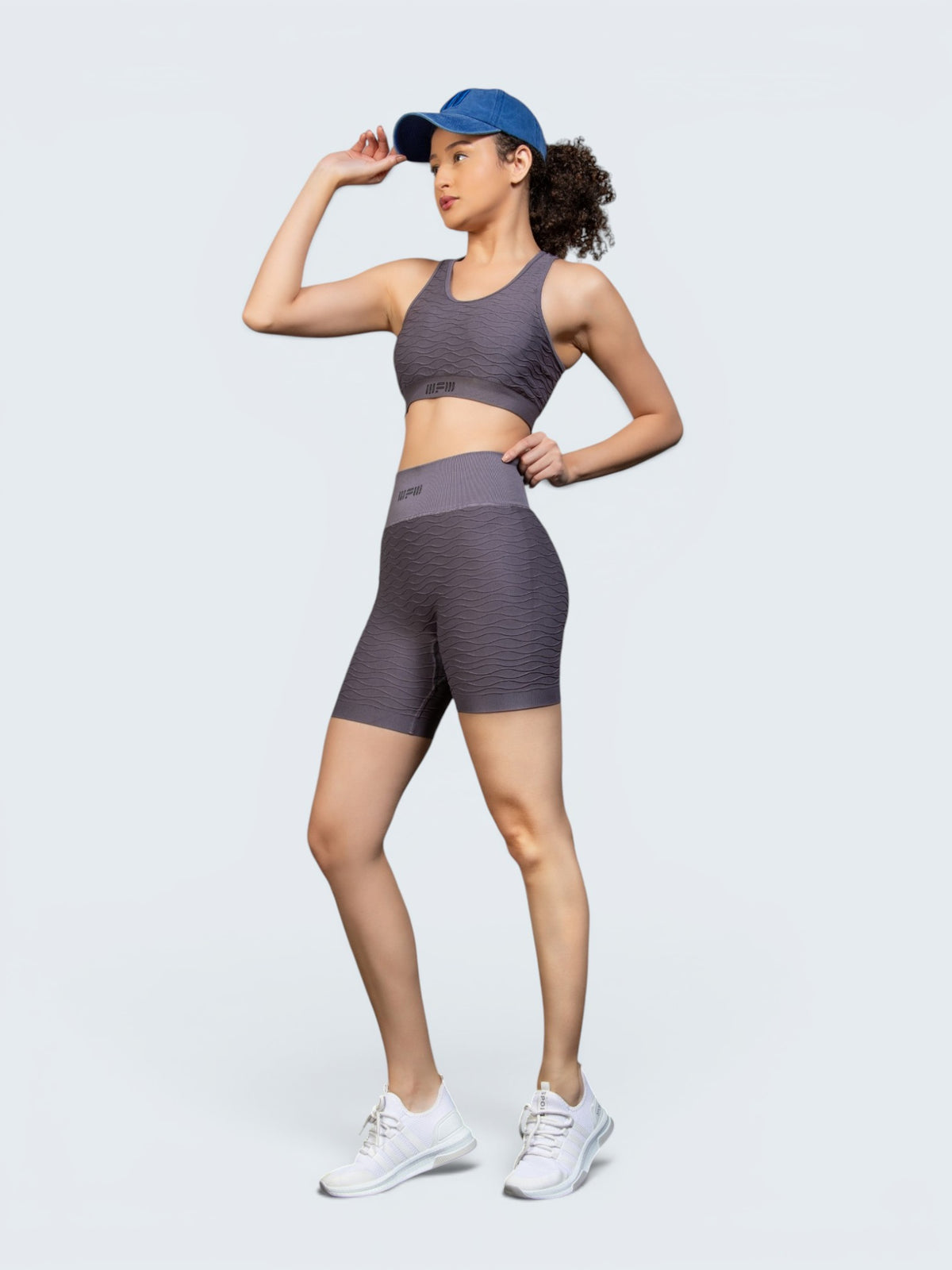 W-Wave Needle Folded Seamless Shorts Set (Bra & Shorts)