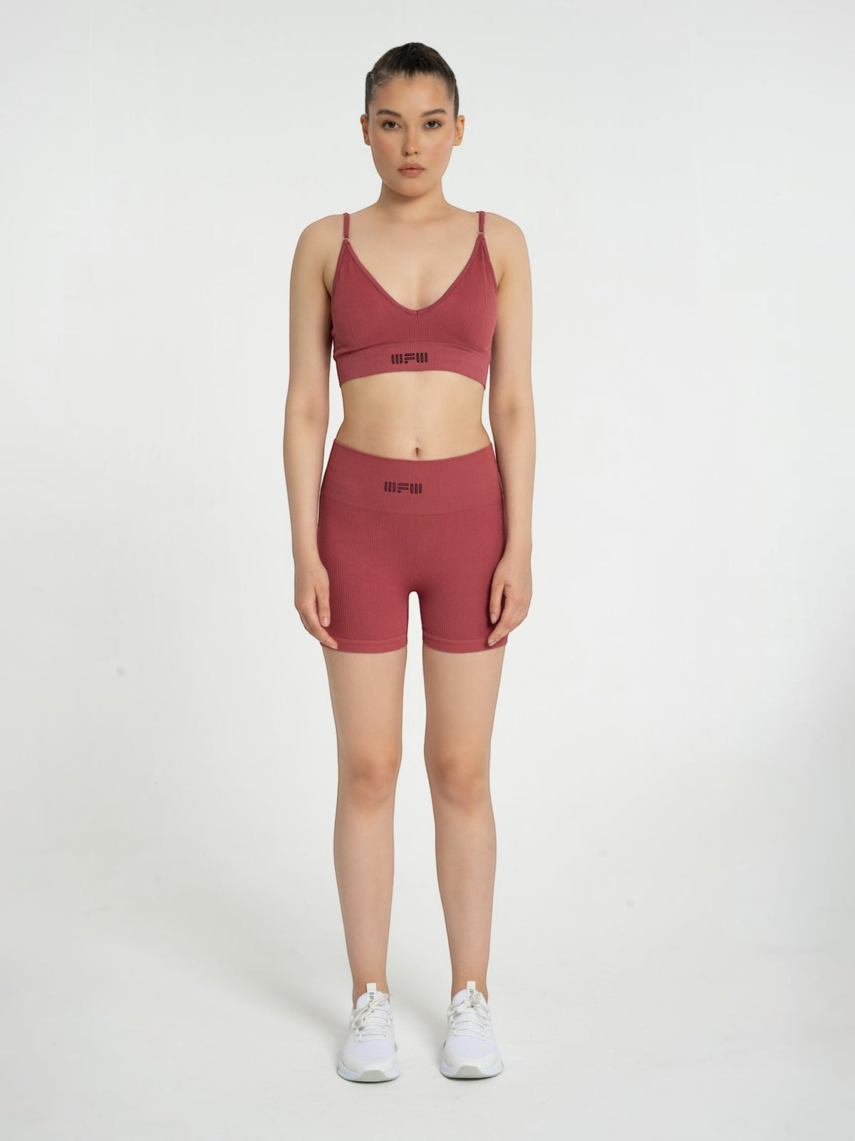 W-Neck Seamless V-Neck Adjustable Strap Ribbed 2-Piece Workout Shorts Set (Bra & Biker Shorts)