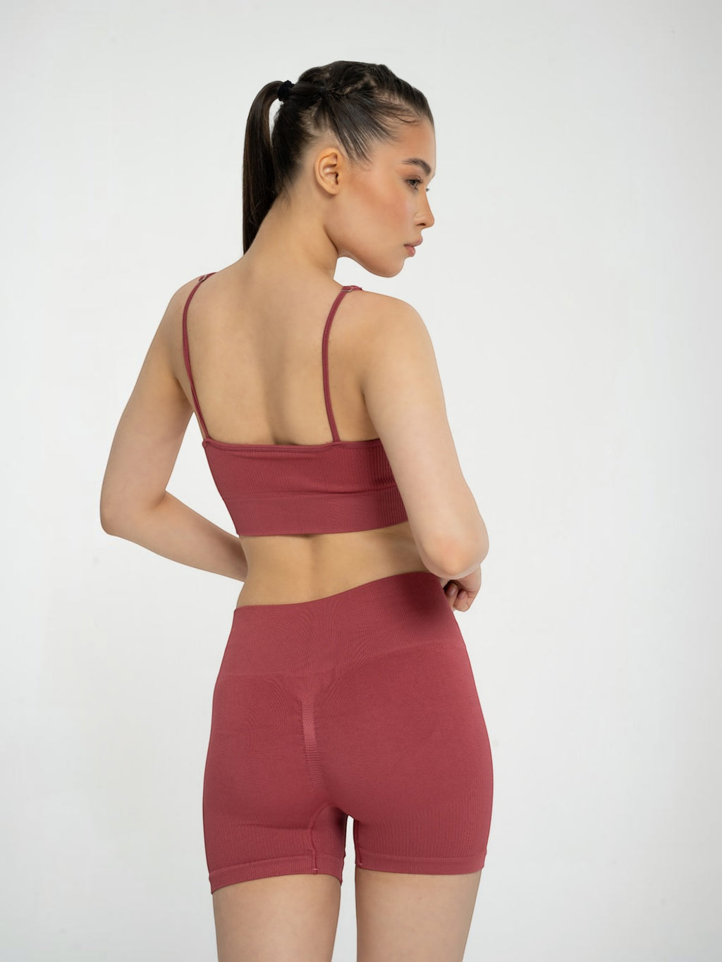 W-Neck Seamless V-Neck Adjustable Strap Ribbed 2-Piece Workout Shorts Set (Bra & Biker Shorts)