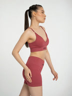 W-Neck Seamless V-Neck Adjustable Strap Ribbed 2-Piece Workout Shorts Set (Bra & Biker Shorts)