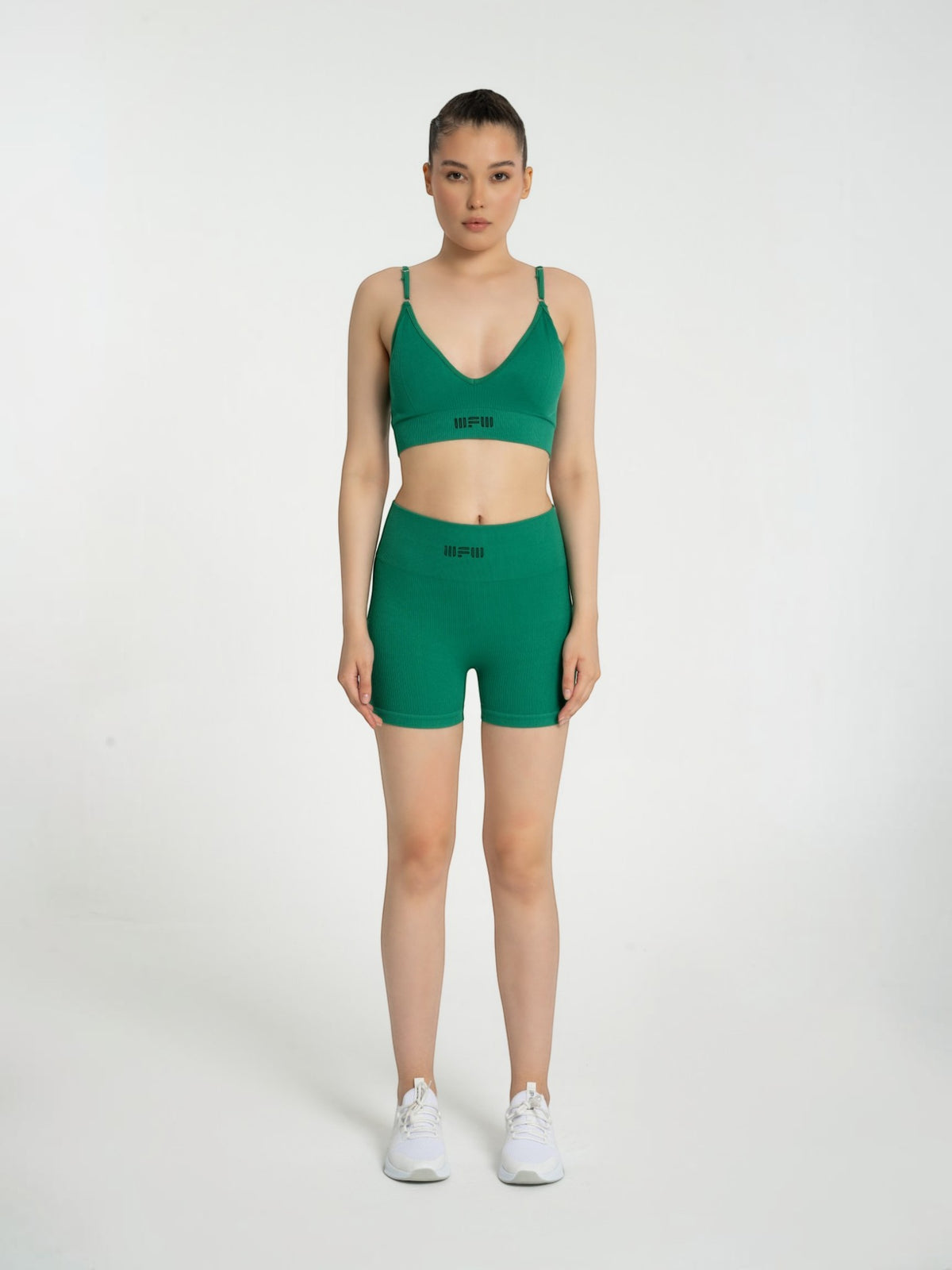W-Neck Seamless V-Neck Adjustable Strap Ribbed 2-Piece Workout Shorts Set (Bra & Biker Shorts)