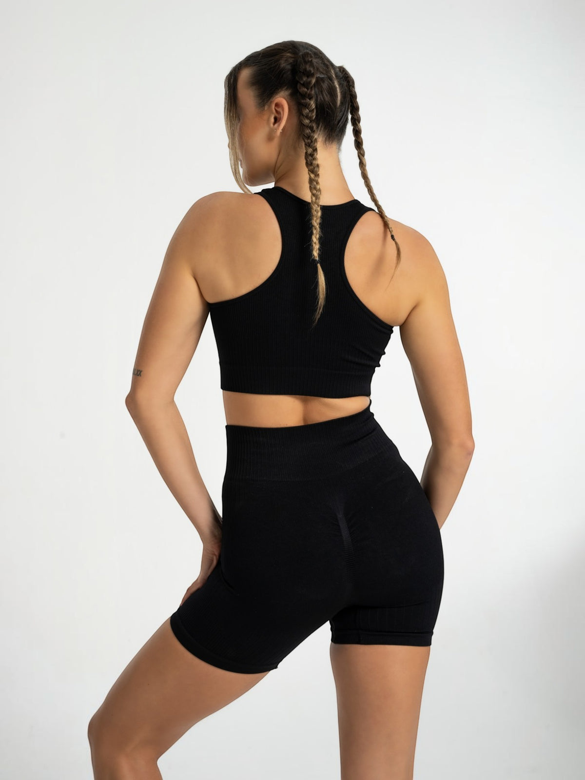 W-Line Seamless Push-Up High-Waisted Ribbed Shorts