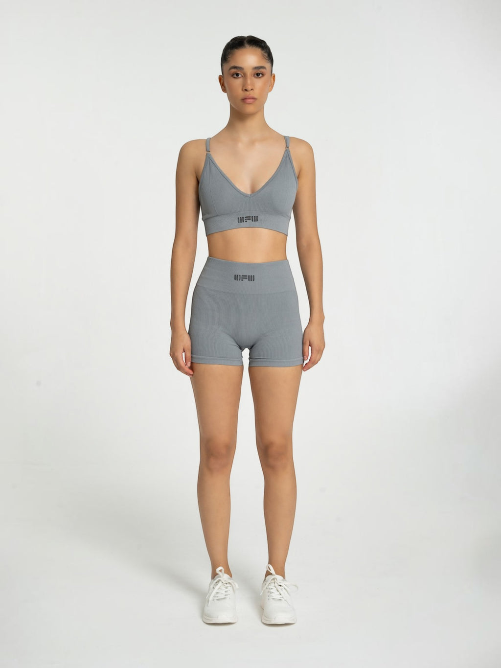 W-Neck Seamless V-Neck Adjustable Strap Ribbed 2-Piece Workout Shorts Set (Bra & Biker Shorts)