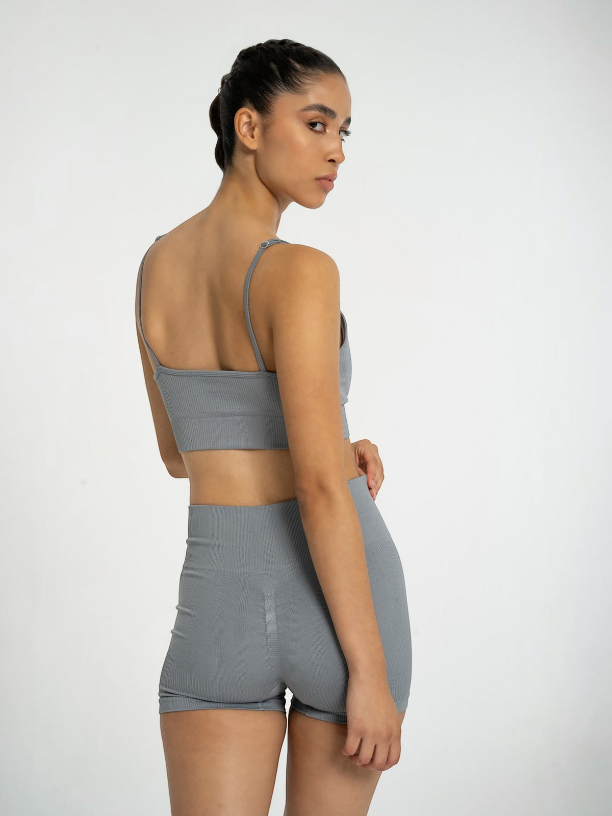 W-Neck Seamless V-Neck Adjustable Strap Ribbed 2-Piece Workout Shorts Set (Bra & Biker Shorts)